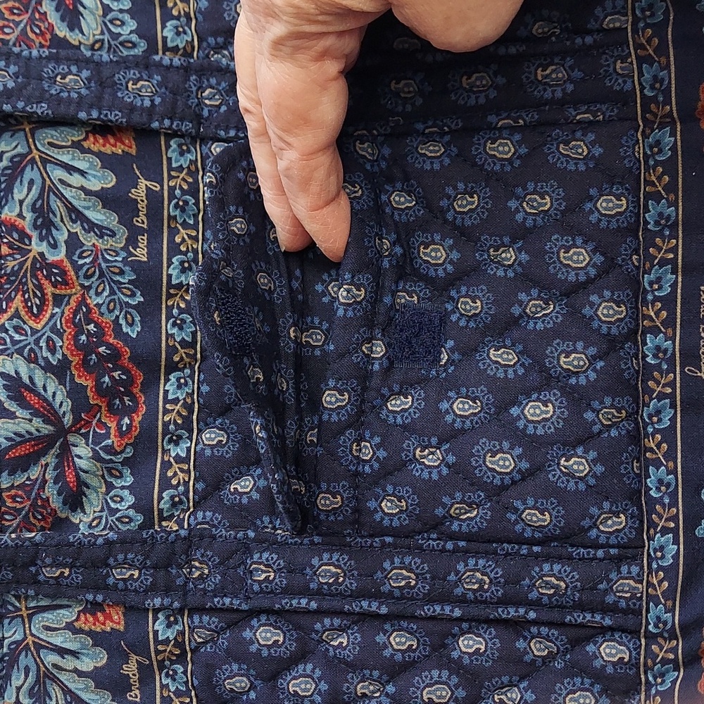 Vintage Vera Bradley Classic Navy Autumn Leaves and Paisley Quilted Shoulder Bag - Picture 5 of 10
